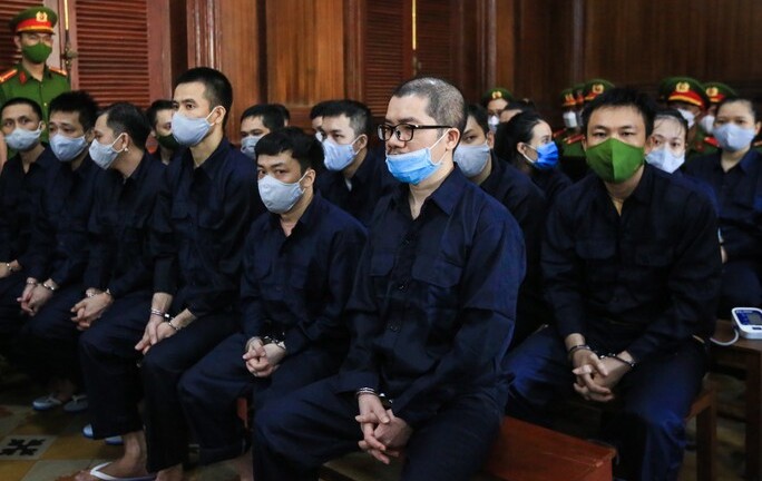 Vì sao vợ Nguyễn Thái Luyện chỉ đạo rút 13 tỷ đồng sau khi chồng bị bắt?