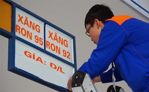 Giá xăng giảm mạnh, chưa đến 20.000 đồng/lít