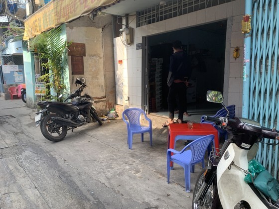 Sau tiếng la hét, phát hiện người đàn ông bị đâm chết ở quận Bình Thạnh