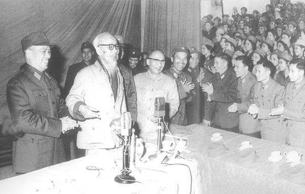 Người mang đến những mùa xuân đất nước