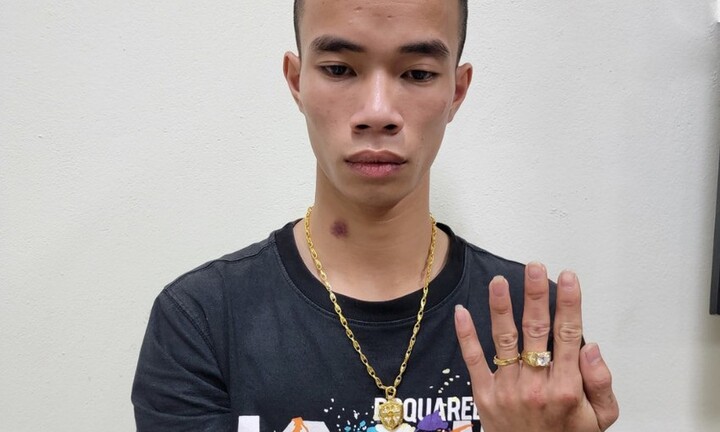Thanh niên 19 tuổi lẻn vào đám cưới trộm phong bì tiền mừng rồi đi mua vàng