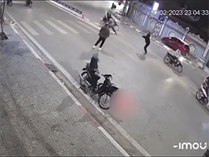 Vụ hỗn chiến kinh hoàng ở Lạng Sơn: Bố hôn con trước khi lao vào 