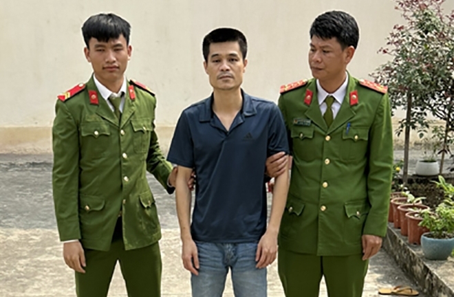 Phá ổ cờ bạc của Tuân 