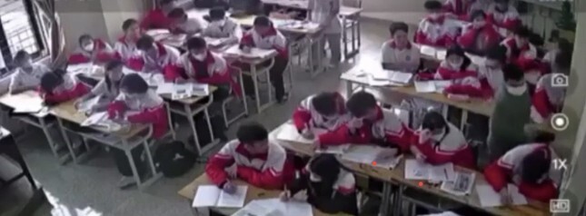Vụ thầy giáo dùng tay tát liên tiếp vào đầu học sinh: Bản tường trình viết gì?