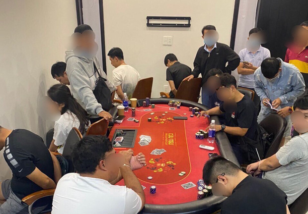 Vụ bắt quả tang nhóm golfer đánh bạc poker trong khách sạn ở Vĩnh Phúc: Thu giữ 1 tỷ đồng ở hiện trường