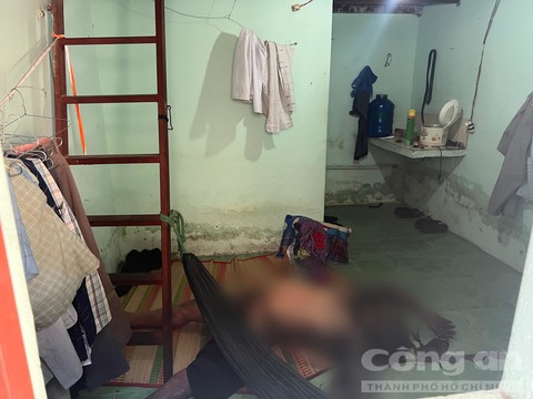 Vụ thi thể nam giới không mặc quần áo trong phòng trọ: Hiện trường có gì?