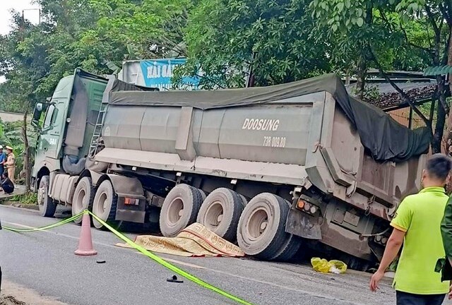 Vụ nam sinh lớp 10 bị xe tải cán tử vong: Nạn nhân là con trai duy nhất trong gia đình có 4 anh em