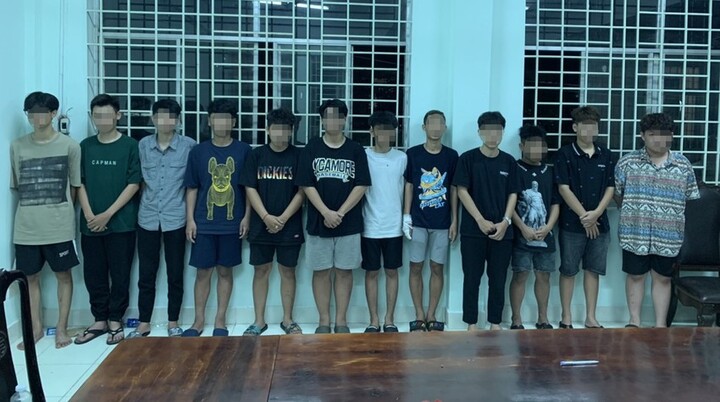 Mâu thuẫn trên mạng, hàng chục học sinh THPT thủ dao, kiếm hẹn chém nhau