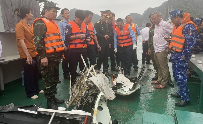 Vụ máy bay trực thăng rơi ở vịnh Hạ Long: Bàn giao 4 thi thể cho gia đình nạn nhân