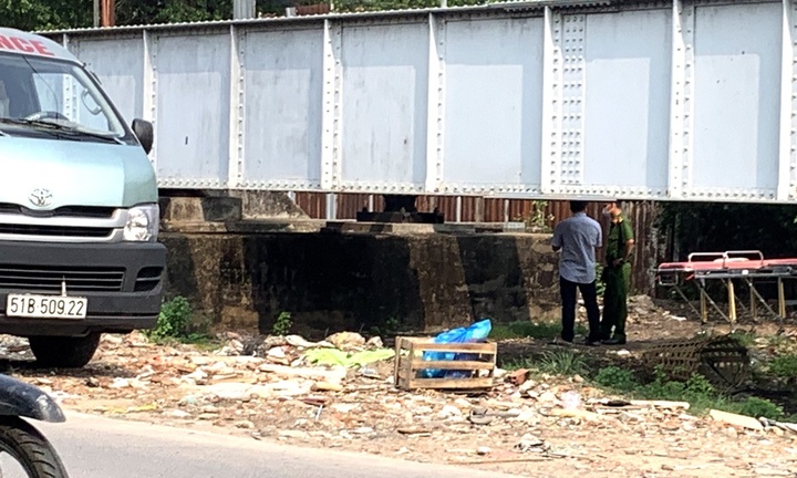 Điểu tra nghi án người đàn ông bị sát hại dã man ở TP.HCM