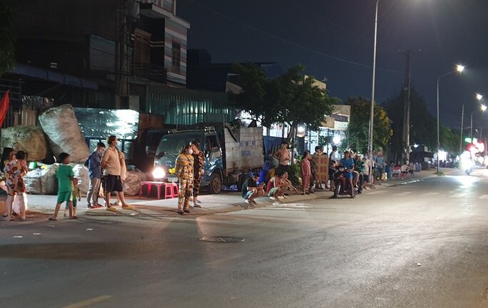 Đi làm về, vợ ngã quỵ phát hiện chồng chết treo cổ trong căn nhà mới mua