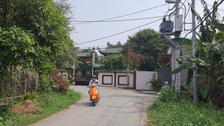 TP.HCM: Bé gái sơ sinh bị bỏ rơi trước cổng chùa kèm 2 triệu đồng và lá thư tay