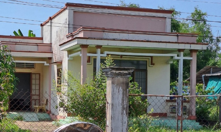 Đến nhận nhà, bàng hoàng phát hiện bộ xương người trong nhà vệ sinh