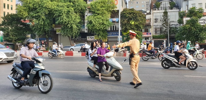 CSGT được nổ súng không cần cảnh báo khi nào?