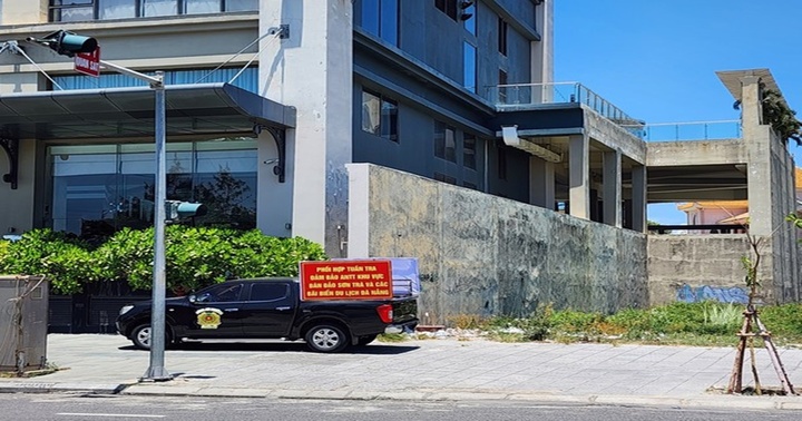 Phát hiện thi thể người nước ngoài ở bãi đất trống cạnh khách sạn 5 sao tại Đà Nẵng