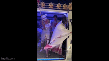 Tin thời sự nóng mới nhất ngày 8/11: Phạt nặng nhóm người đưa xe tang 