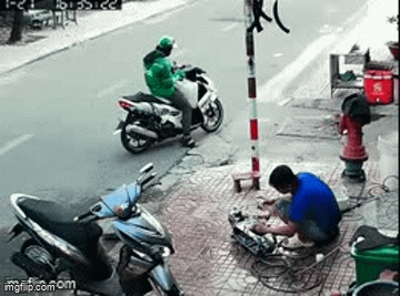 Vụ 3 người tử vong trong căn nhà khóa cửa ở TP.HCM: Người giáp mặt nghi phạm tiết lộ tình tiết sốc