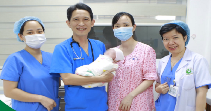 Nuôi sống thành công bé gái sinh non nặng 400g