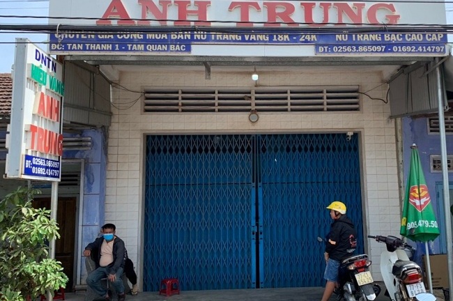 Vụ thanh niên bịt mặt trộm 300 lượng vàng 18K: Camera thu hình ảnh gì?