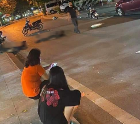 Xe máy chở 3 cô gái tông vào trụ điện ở Quảng Ninh, 2 người chết