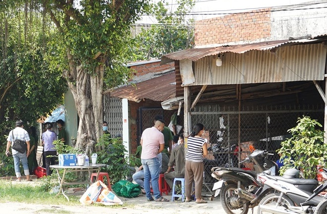 Nghi án con sát hại cha, chôn xác dưới sàn nhà: Hàng xóm tiết lộ gì?