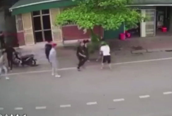 Vụ clip nam sinh bị đánh hội đồng dã man ở Hòa Bình: Công an điều tra
