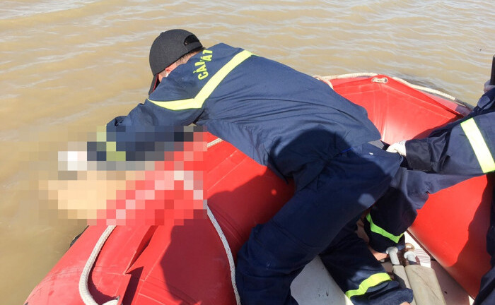 Phát hiện thi thể nổi trên sông ở Nghệ An: Trong người có ví và giấy tờ tùy thân