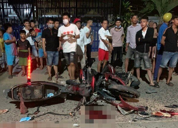Tin tức tai nạn giao thông ngày 2/6: 2 xe máy nát bét sau cú đấu đầu, 1 người tử vong