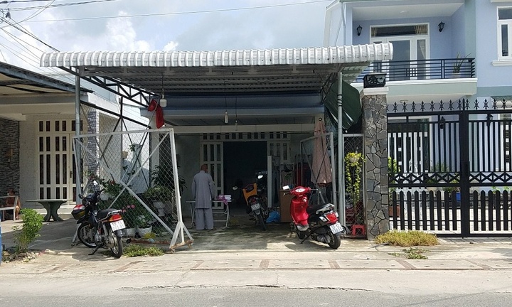 Vụ thi thể đôi nam nữ đang phân hủy trong căn nhà thuê: Người dân nói gì?