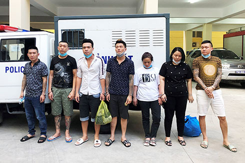 Vụ khống chế 14 người trong biệt thự: Bắt khẩn cấp 