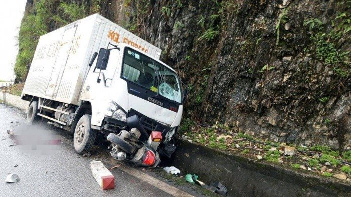 Tin tức tai nạn giao thông ngày 9/6/2021: Va chạm ô tô, người phụ nữ tử vong ở Hòa Bình