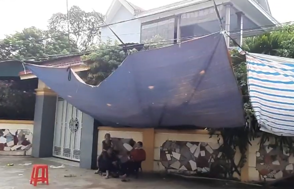 Nguyên Phó trưởng công an huyện ở Nghệ An chết trong tư thế treo cổ tại vườn nhà