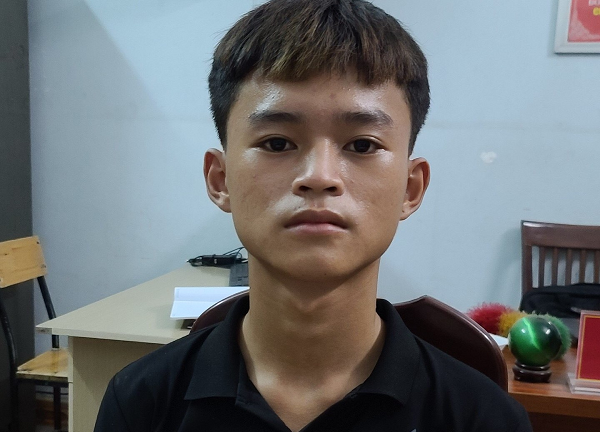 Vụ chém người trong quán trà sữa: Nghi phạm 17 tuổi trốn truy nã đặc biệt vừa bị bắt là ai?