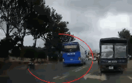 Tin tức tai nạn giao thông ngày 16/7/2021: Tài xế xe khách vượt ẩu kinh hoàng trên quốc lộ và cái 