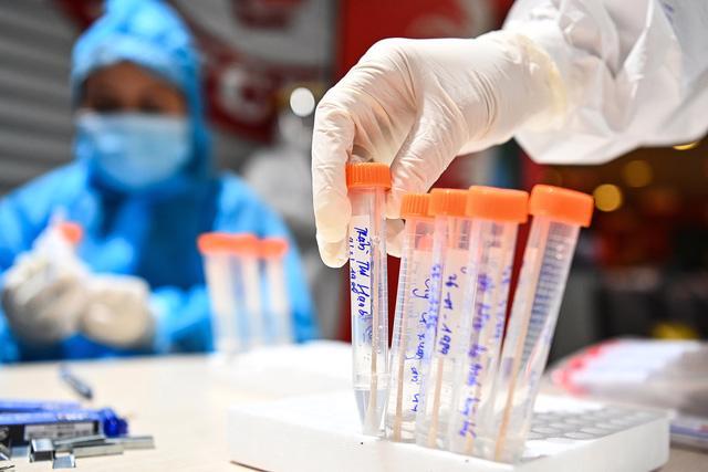 Thêm 2.640 ca mắc COVID-19, TP.HCM vẫn nhiều nhất với 3.322 ca