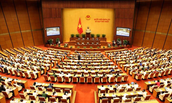 Ngày 26/7, Quốc hội thảo luận, biểu quyết thông qua Nghị quyết bầu Chủ tịch nước và Thủ tướng Chính phủ