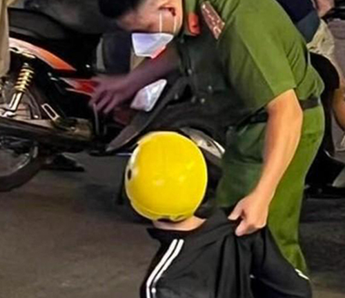 Cô gái 20 tuổi tông xe 