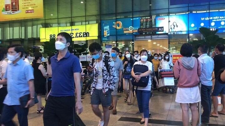 Ngày cuối nghỉ lễ 30/4-1/5, sân bay Tân Sơn Nhất đón hơn 100.000 lượt khách