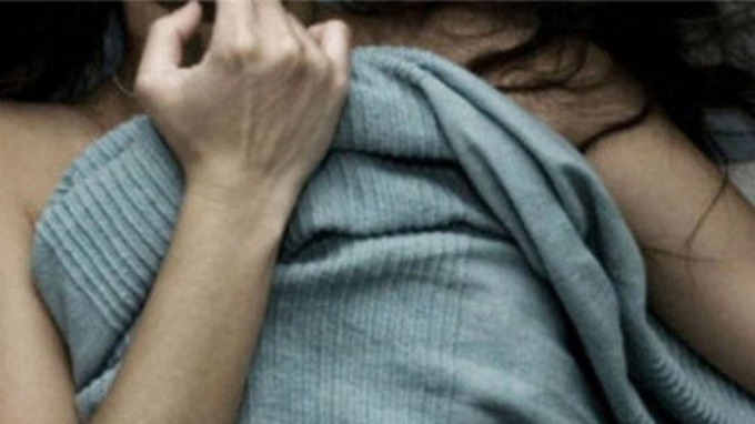 Tạm giữ gã trai làm 