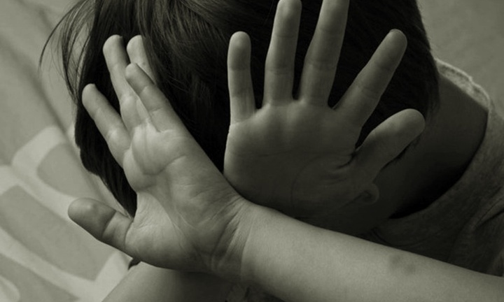 Nhiều lần giao cấu với con riêng của vợ, gã đàn ông lãnh 14 năm tù