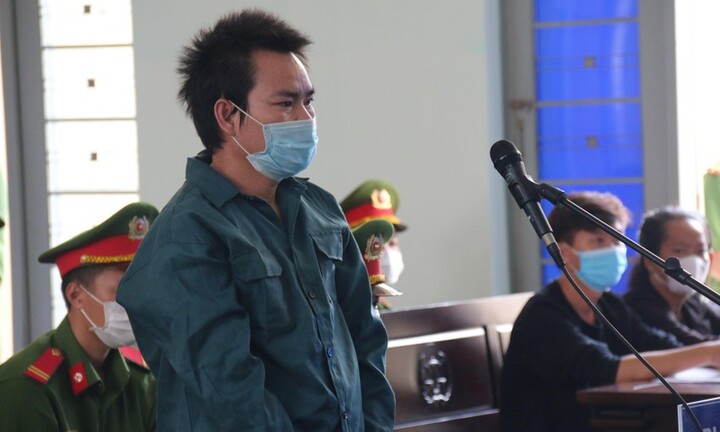 Đang ngồi chơi cờ, nguyên công an xã bị gã đàn ông cầm búa đánh tử vong
