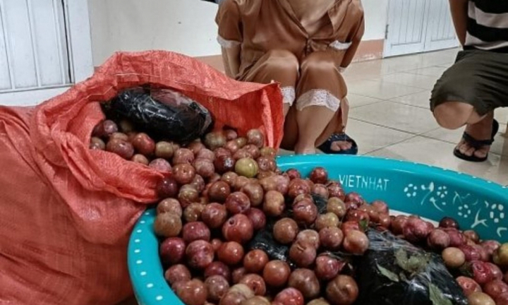 Giải mã bí mật trong bao tải của cô gái đi ô tô buôn mận về bán