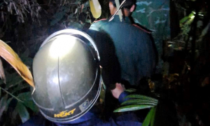 Vụ nam sinh 22 tuổi đi câu cá bị lạc: Công an băng rừng xuyên đêm tìm kiếm