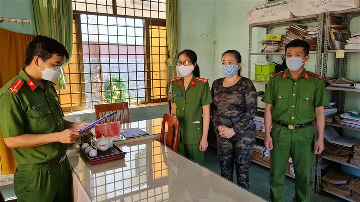 Người đàn bà hoãn ở tù đến tận 14 năm vì... sinh liên tiếp 4 con