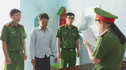 Nửa đêm vác rựa chém tới tấp chị dâu 55 tuổi vì nghi chôn sống 2 con mình