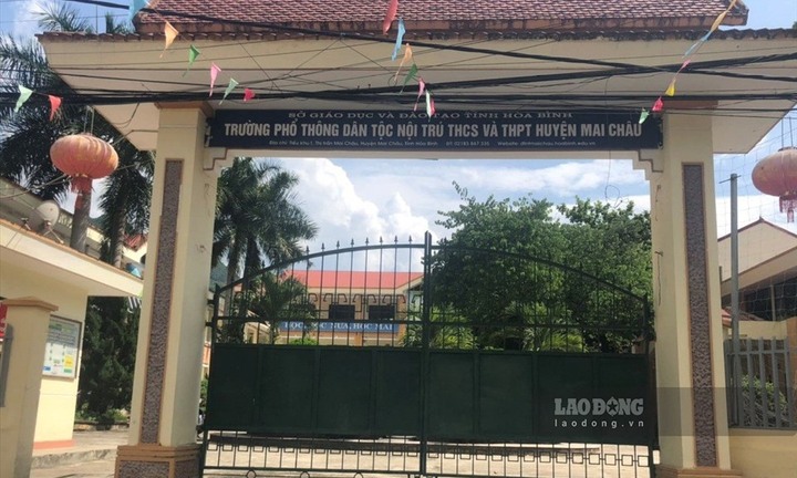 Vì sao nữ Hiệu trưởng trường dân tộc nội trú ở Hòa Bình bị kỷ luật cảnh cáo?