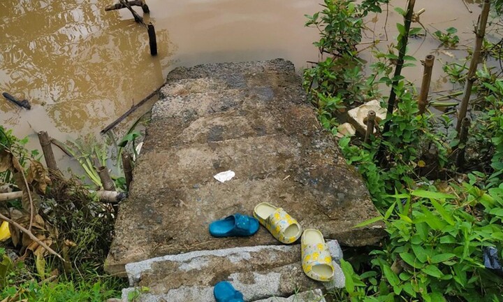 Về quê nghỉ hè, bé gái 11 tuổi cùng em trai đuối nước thương tâm