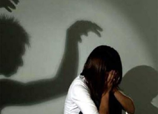 Điều tra nghi án bé gái 14 tuổi chống cự quyết liệt, cắn vào tay 