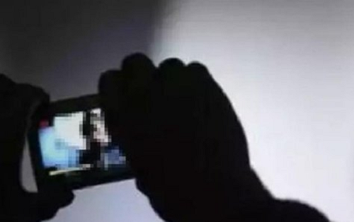 Vụ thanh niên 22 tuổi lên mạng gọi video khiêu dâm bị tống tiền: Lời khai gây 