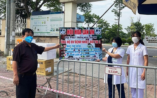 BV Bệnh nhiệt đới Trung ương tiếp nhận thêm 10 máy thở điều trị bệnh nhân COVID-19